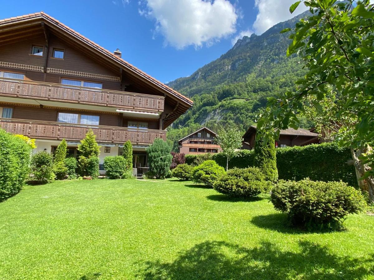 An Apartment In A Modern Swiss Chalet Изельтвальд Экстерьер фото